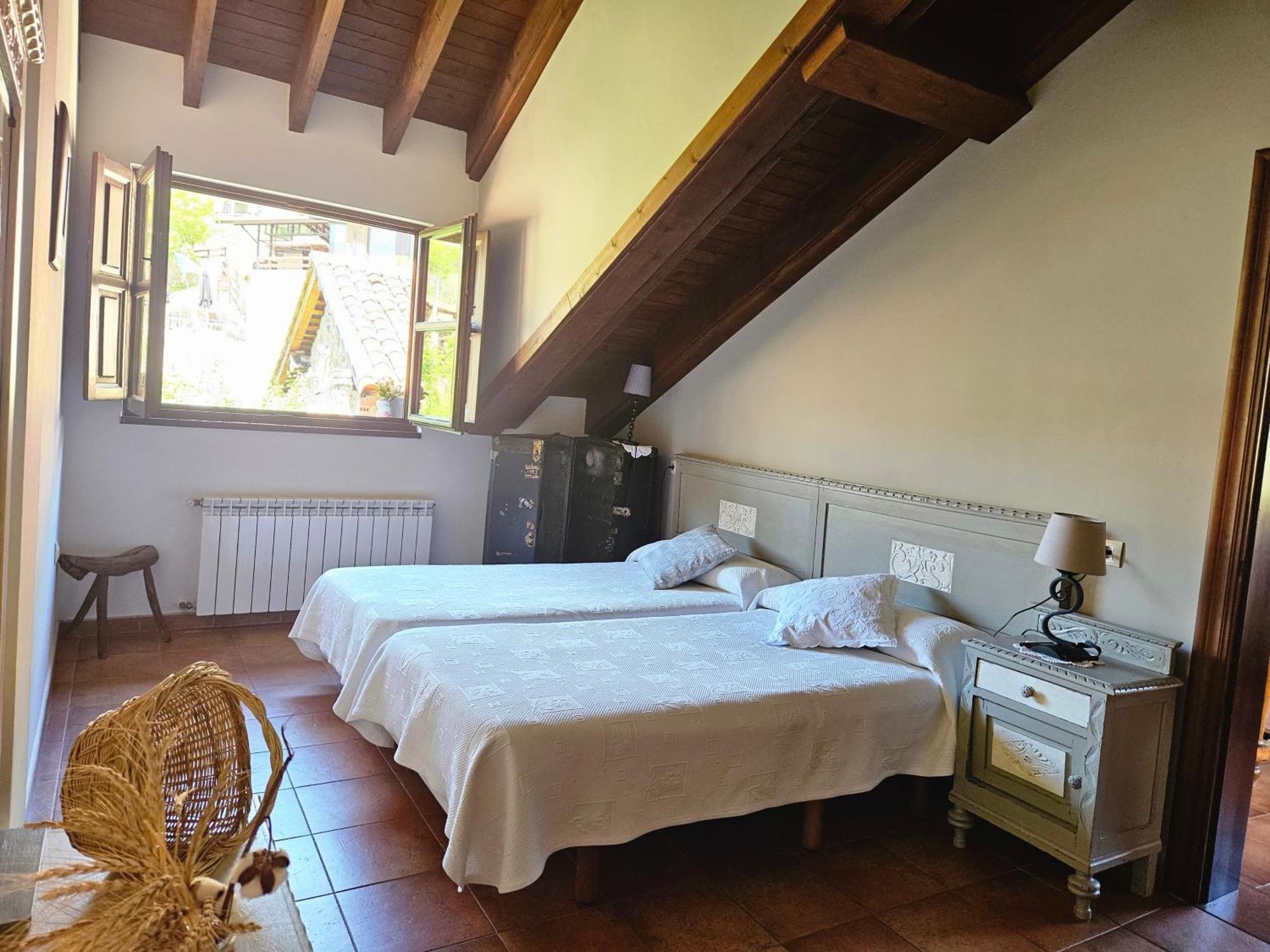 Apartamentos Rurales El Collain De Campiellos Ruang foto