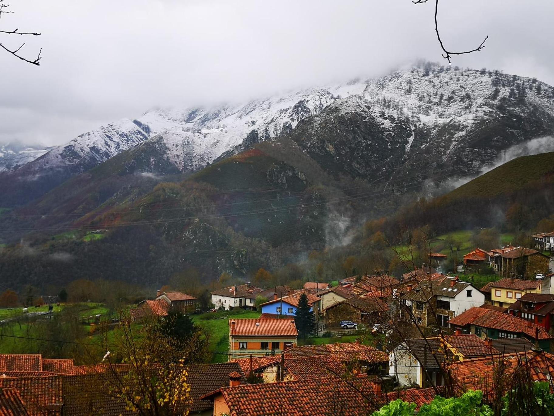 Apartamentos Rurales El Collain De Campiellos Bagian luar foto
